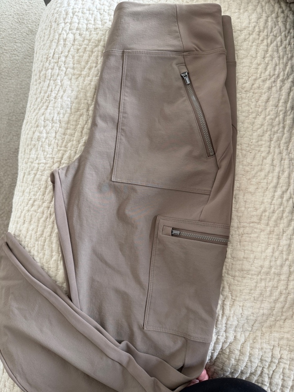 Athleta Headlands Hybrid Cargo Legging
